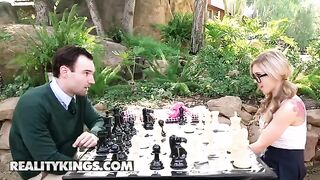 A nerdy girl, Kali Roses, is not embarrassed to lose to her boyfriend in public