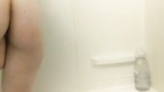 Eelet - Riding a Dildo and using the Showerhead, a steamy solo session