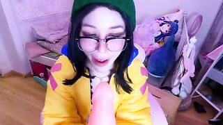 A pretty cosplay girl plays Valorant and then fucks a big dildo