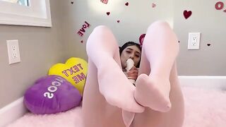 Violet Myers fucked herself on Valentine's Day with sensual passion
