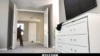 Babysitter Joslyn James fucks her boss in a steamy MYLF scene