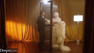 A gorgeous blonde has a steamy affair and dives into the action in HD