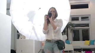 The photographer fucked in the pussy by two young girls in a steamy encounter