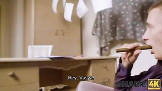 Private detective has more than money when he sees the sexy mature in HD