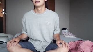The hottest bitch dominates her man with facesitting and handjob in a steamy session