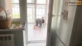 A stepmom got stuck on the balcony and her stepson came to her assistance