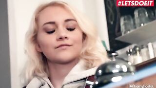 The petite teen Marylin Sugar got fucked by a thief in the hostel