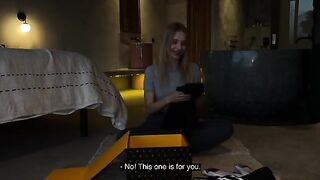 A babe from California unboxed something exciting and had intense sex