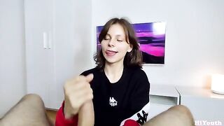 A girl tried to take a photo with someone – hiyouth