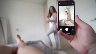 The photographer paid the beautiful girl with his cock, and it was a little Aroma