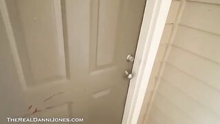 A hot cougar Danni Jones ordered a delivery and got fucked