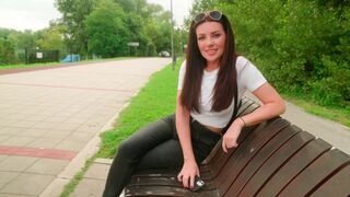 Dangerous blowjob in the park with hot lady Luna Roulette