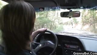 Old granny gets banged after giving a blowjob