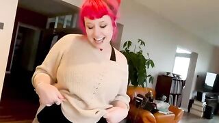 Proxy Paige stuffing her ass with pasta tubes