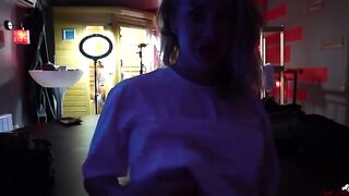 Wet Kelly's behind-the-scene action with solo masturbation