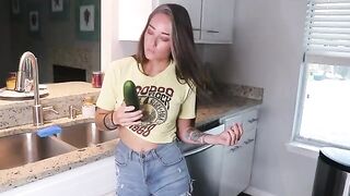She was preparing lunch when her panties became quite wet