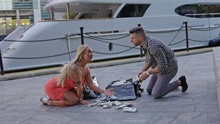 A British PAWG gets fucked by a stranger for a million dollars