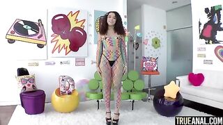Petite Willow Ryder gets her tight anal hole gapped in this hot scene