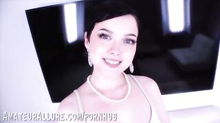Bella Luna and Jade Valentine share a nice ball sucking video