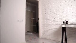 The surprise for my boyfriend turned into a surprise for the courier on Valentine's Day