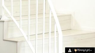 Naughty teen Jane Wilde gets fucked by cheating MILF India Summer