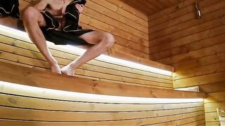 I show my dick to three strangers in the sauna adventure