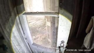 Exploring the abandoned house from 1872 in hardcore action