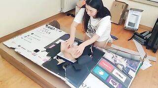 My stepsister got her asshole full of cum through a hole in a box