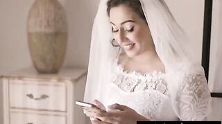 The bride got acquainted with her new family in an intimate setting