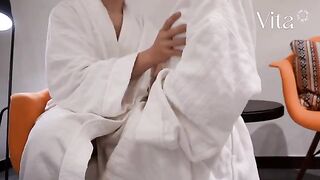 Don't work, come and fuck me! Exclusive 34D juicer action!