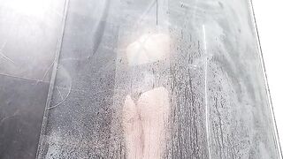 Babe has sex with her boyfriend and squirts cum in the shower