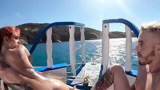 A guy fucks his girlfriend on the boat and then makes a cumshot
