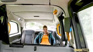 A sexy passenger with a wet pussy squirts on the taxi driver’s cock