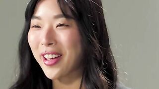 Korean teen Elle Lee shows how women orgasm during masturbation