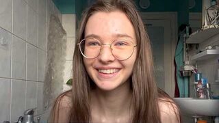 Teen Squirt! Fick den Riesendildo - German Teen Squirting Action