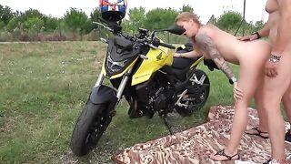 A hot MILF has a big ass and big tits, she loves to fuck on a picnic