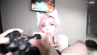 Babe fucked while I play Genshin Impact, a perfect combination of gaming and sex