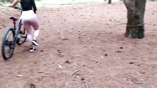I found a beautiful girl in the middle of nature and we had sex