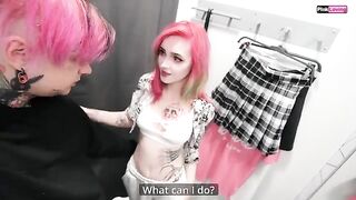 A hot chick got fucked in the dressing room by a sales consultant