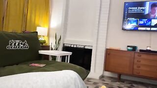 I was tricked into a threesome by my Tinder date and her roommate