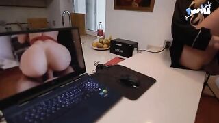 Fix the laptop and get laid with a cute teen!
