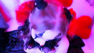 A kinky clown makes a blowjob and gives a facial treatment