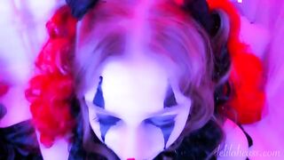 A kinky clown makes a blowjob and gives a facial treatment