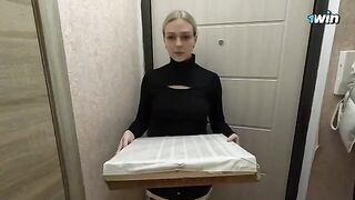 The hot girl was delivered a pizza and she could only pay with her body