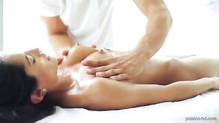 Lucky masseur seduced a girl and fucked her gently