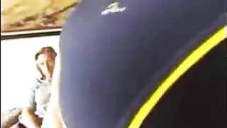 Pikaper hooked a young girl and fucked her on the street