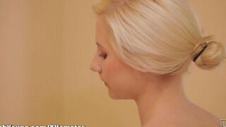 A hot shower and the beauty of a naked body after it