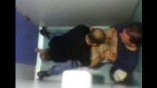 The camera in the toilet saw how the gays were sucking cocks