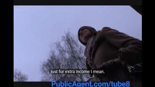 A street girl agreed to fuck for money with a stranger