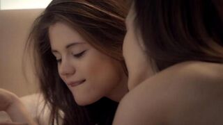 The beauties are having a great time licking each other’s pussies